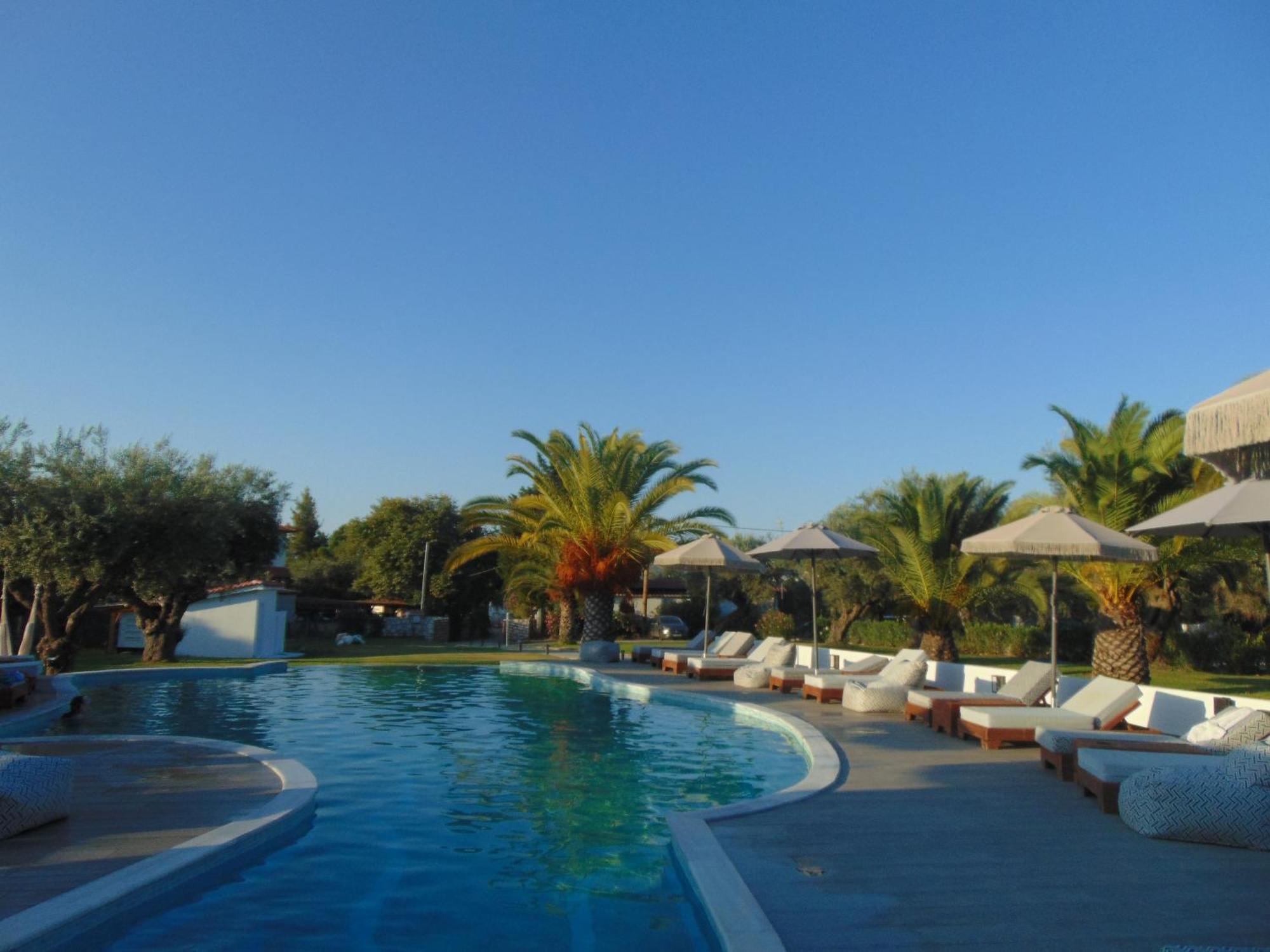 Aparthotel Domus Hospitality Vourvourou Exterior foto